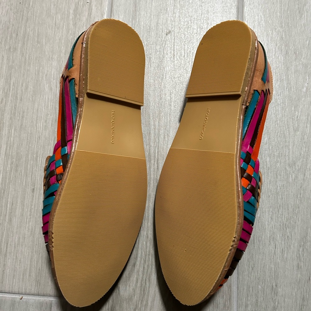Multicolor shoes. - Picture 2 of 3